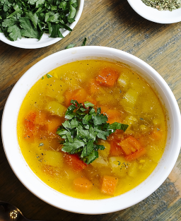 Recette du fond de légumes – base végétale légère pour sauces, potages et cuisine végétarienne