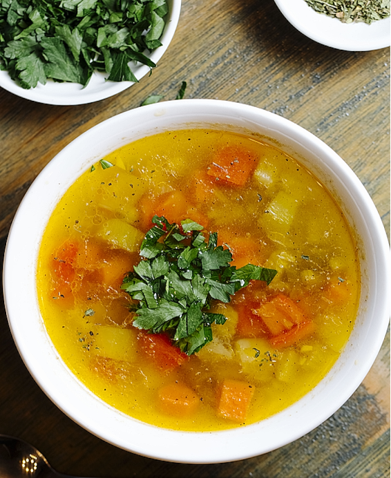 Recette du fond de légumes – base végétale légère pour sauces, potages et cuisine végétarienne