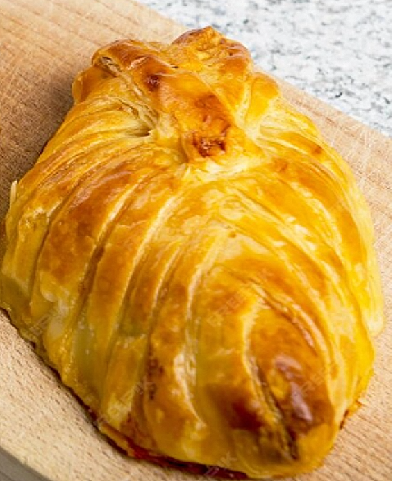 Recette patrimoniale des pastés de Lorrays médiévaux en croûte, préparation charcutière épicée des vivandiers lorrains