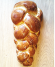 Pain au lait tressé suisse d’origine bernoise, recette traditionnelle codifiée, symbole du dimanche et des fêtes familiales.