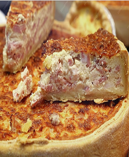 Recette traditionnelle de la véritable Quiche Lorraine aux lardons frais, simple et authentique.