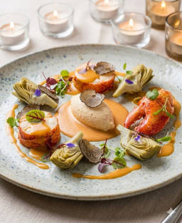 Queue et Pince de Homard en Mousseline de Topinambours, Émulsion au Corail et Truffe Blanche