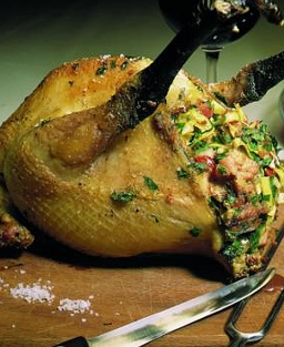 Recette de la géline de Touraine farcie aux rillons : la dame noire du Val de Loire en plat de fête