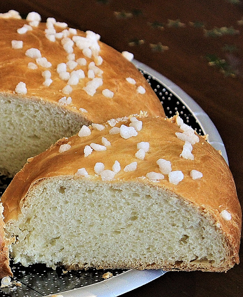 Recette de la fouace aveyronnaise authentique : le pain de fête du Rouergue, joyau de la boulangerie paysanne occitane.