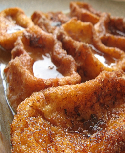 Recette de Torrija de pain de Valladolid  , Espagne, pain local au lait parfumé à la vanille et à l'orange