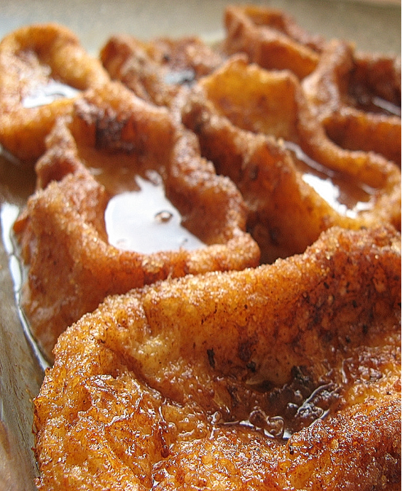 Recette de Torrija de pain de Valladolid  , Espagne, pain local au lait parfumé à la vanille et à l'orange