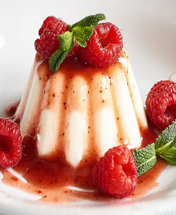 Recette de la Panna cotta, crème cuite à la vanille, dessert traditionnel d'Italie, spécialité du Piémont, région des Langhe