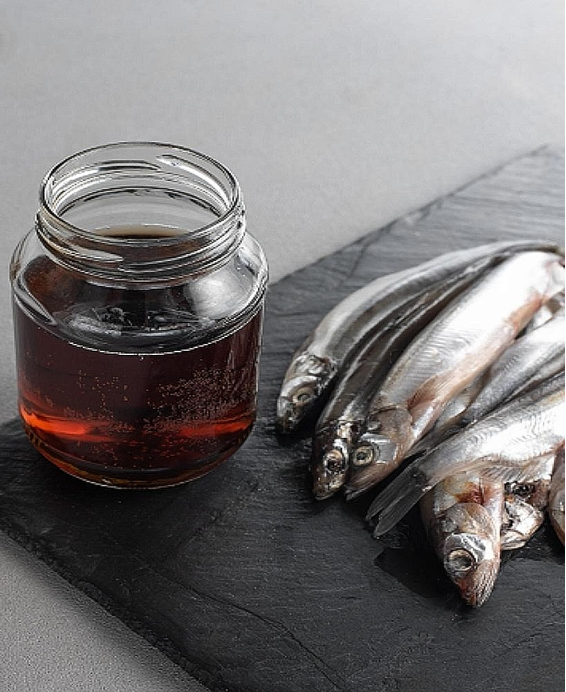 Garum – Recette romaine antique de sauce de poisson fermentée pour banquets et viandes