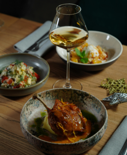 Recette traditionnelle du Confit de Canard – Spécialité du Sud-Ouest, mijoté dans sa graisse
