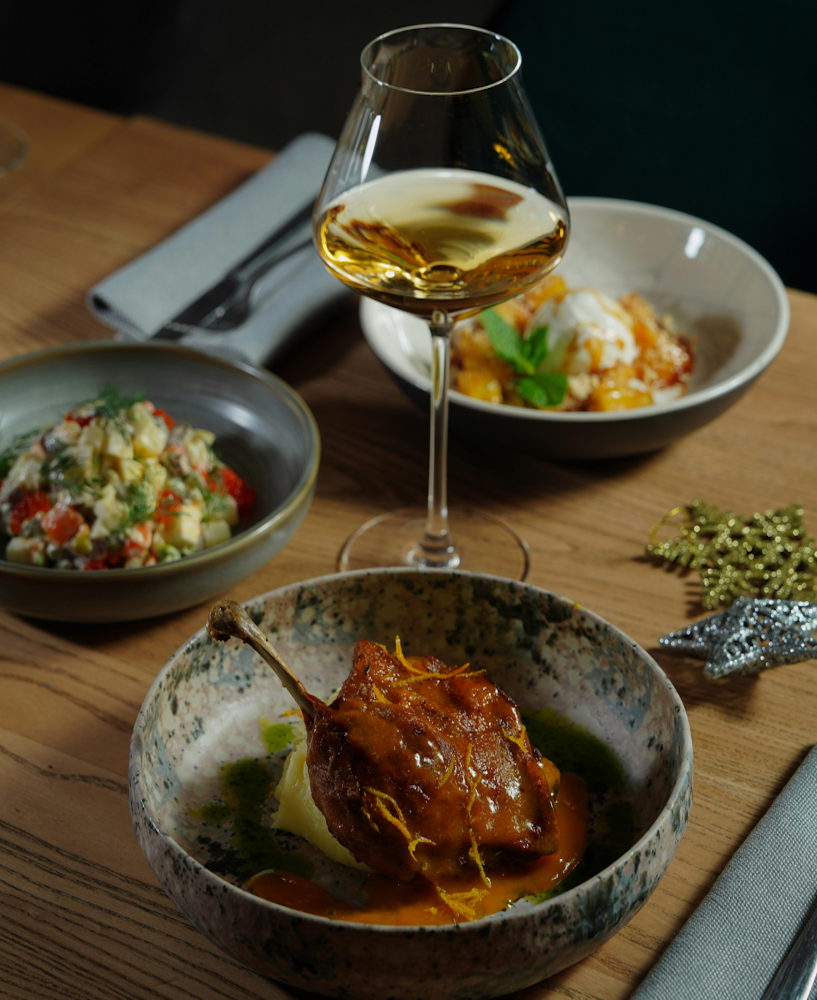 Recette traditionnelle du Confit de Canard – Spécialité du Sud-Ouest, mijoté dans sa graisse