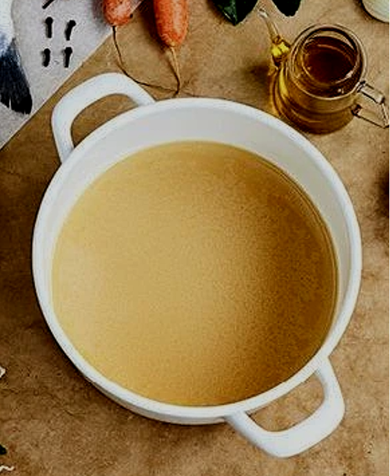Recette du fumet de poisson – bouillon concentré et aromatique pour sauces et plats de poisson