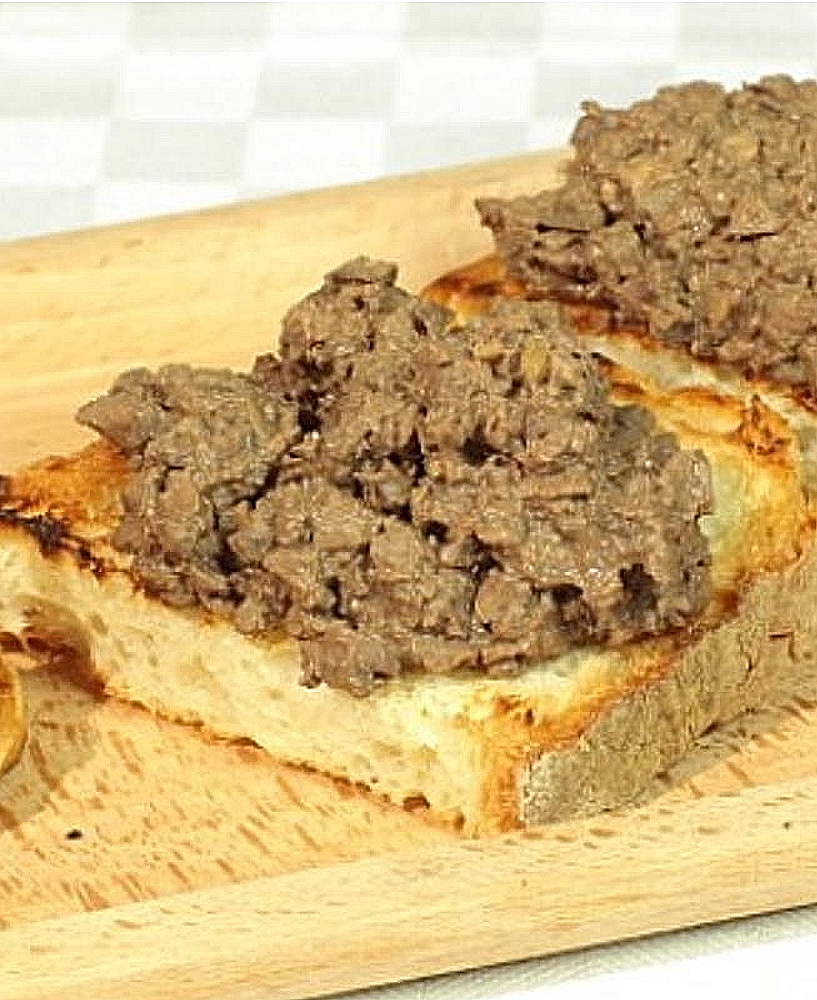 Recette gastronomique de Ragù di fegatini selon L’Apicio Moderno – foies de volaille à la romaine