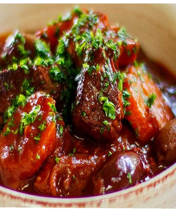 Recette traditionnelle de la Daube à la Provençale Historique et Version Revisitée aux tomates et olives